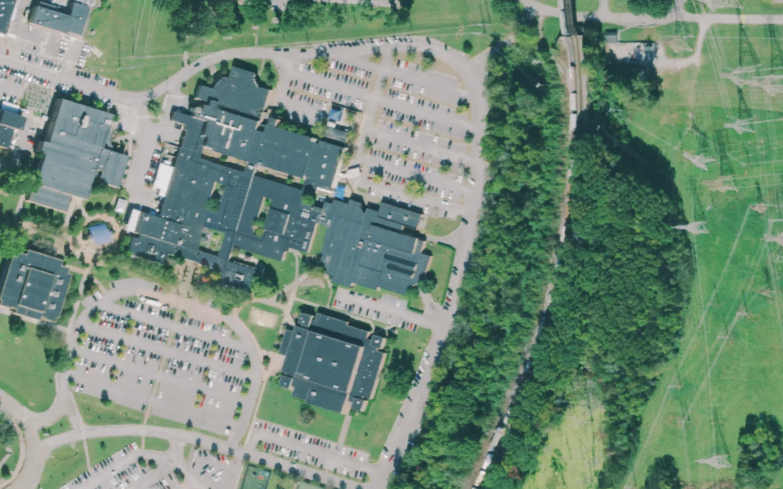 Chattanooga State Community College buildings on Amnicola Highway, where Hamilton County Collegiate High has its main office, seen from the air.