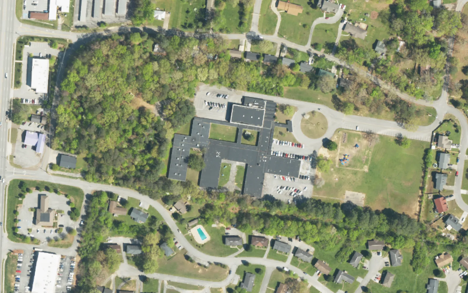 Hixson Elementary School on Winding Lane, seen from the air.