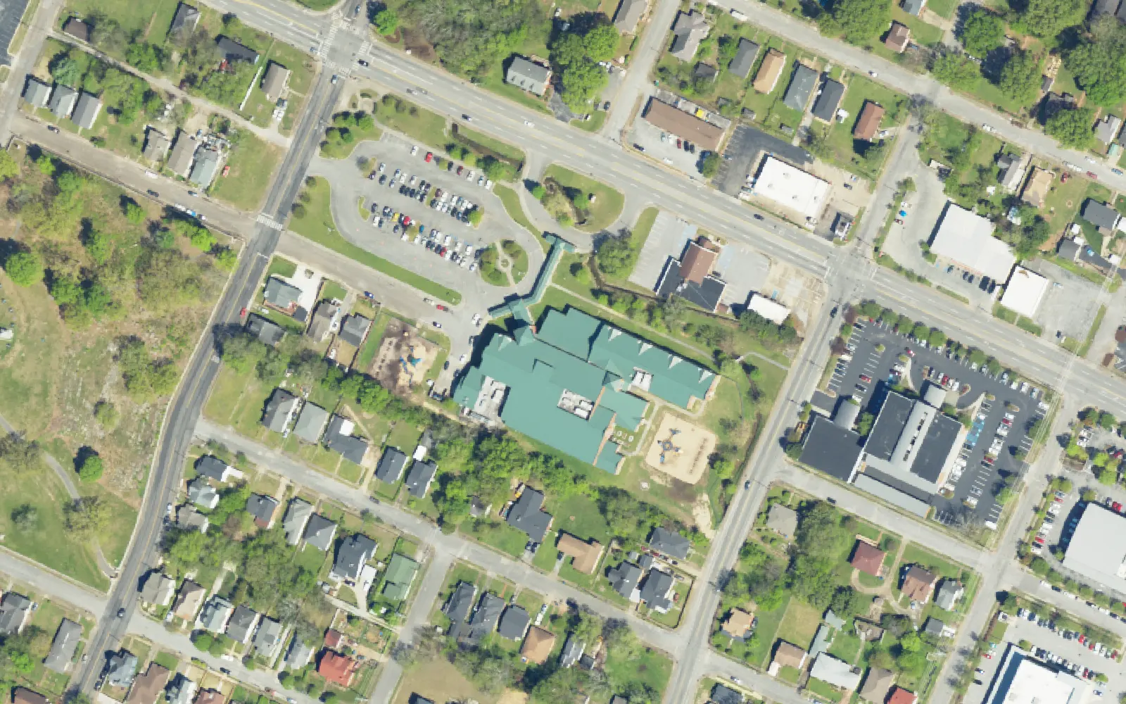 Orchard Knob Elementary School on East Third Street, seen from the air.