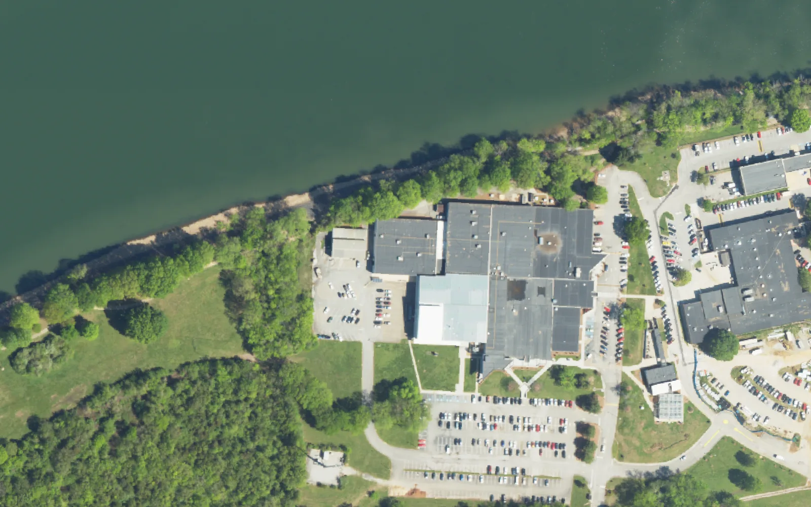 The Chattanooga State Community College campus on Amnicola Highway beside the Tennessee River, where STEM School Chattanooga is based, seen from the air.