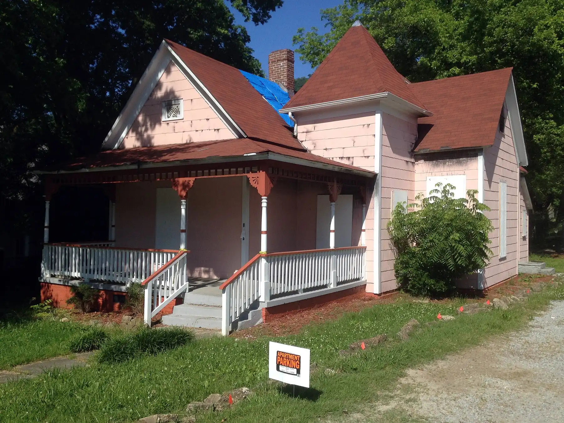 A cottage on St. Elmo Avenue in the St. Elmo neighborhood of Chattanooga.